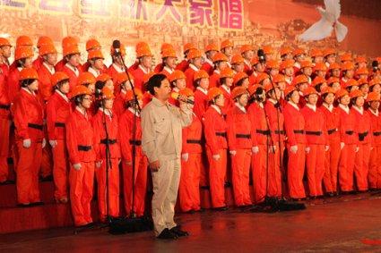 逃出昏暗的房子